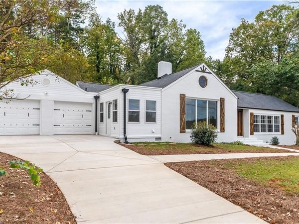 178 Salisbury Street , Denton, NC 27239