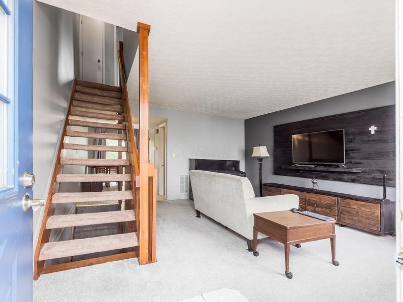 881 Upholland Lane , Unit 20B, Columbus, OH 43085 Photo 2