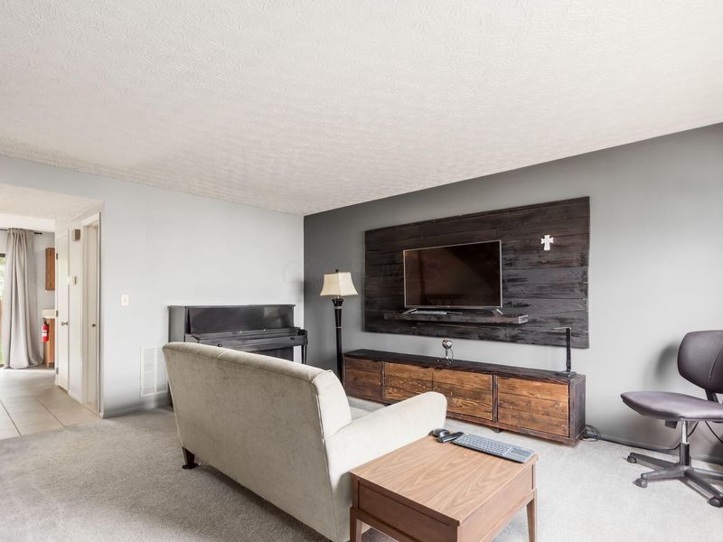 881 Upholland Lane , Unit 20B, Columbus, OH 43085 Photo 3