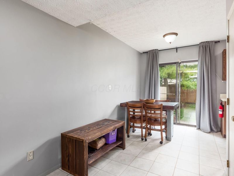 881 Upholland Lane , Unit 20B, Columbus, OH 43085 Photo 8