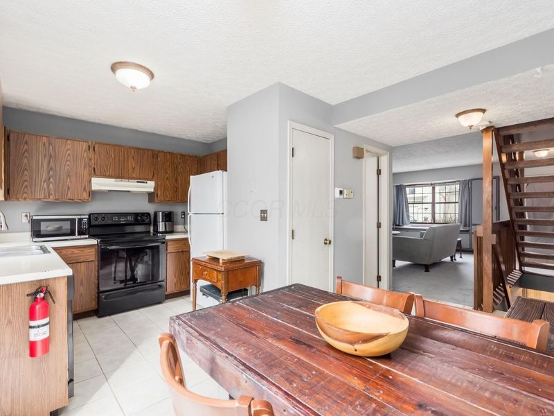 881 Upholland Lane , Unit 20B, Columbus, OH 43085 Photo 9