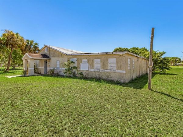 23090 RAILROAD AVENUE , ALVA, FL 33920