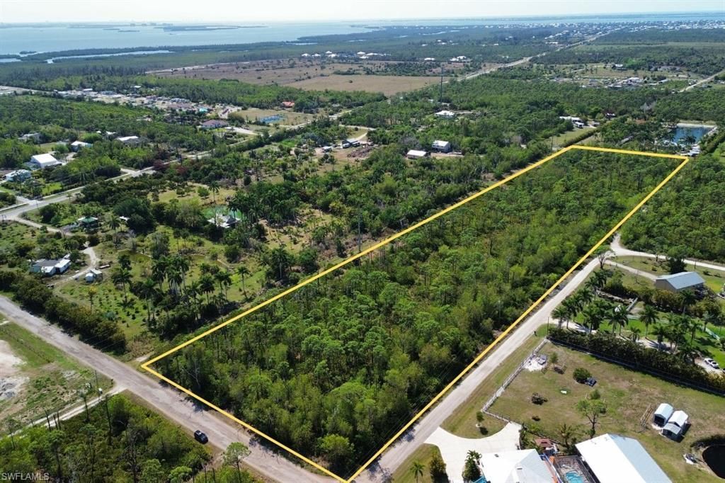 4031 Pinetree Blvd , Saint James City, FL 33956 Photo