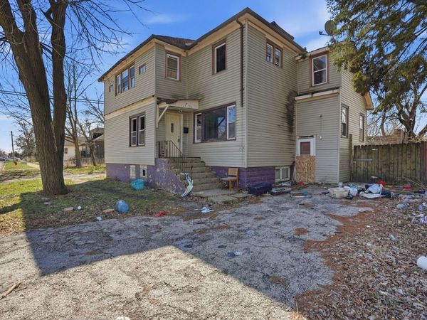 122 W 150th Street , Harvey, IL 60426