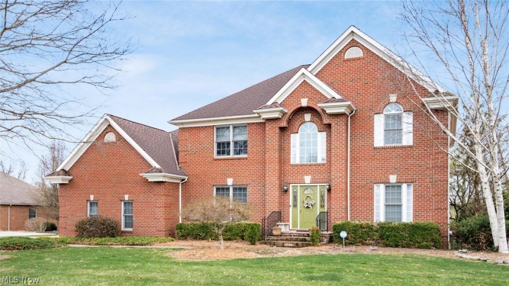 3168 Maple Creek Drive , Zanesville, OH 43701 Main Photo