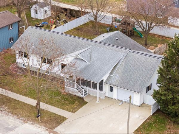 713 Maple Avenue, Decorah, IA 52101