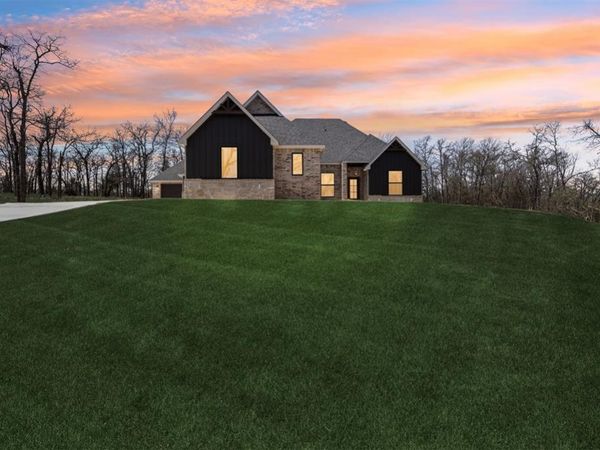 15919 Vernon Circle, Newalla, OK 74857