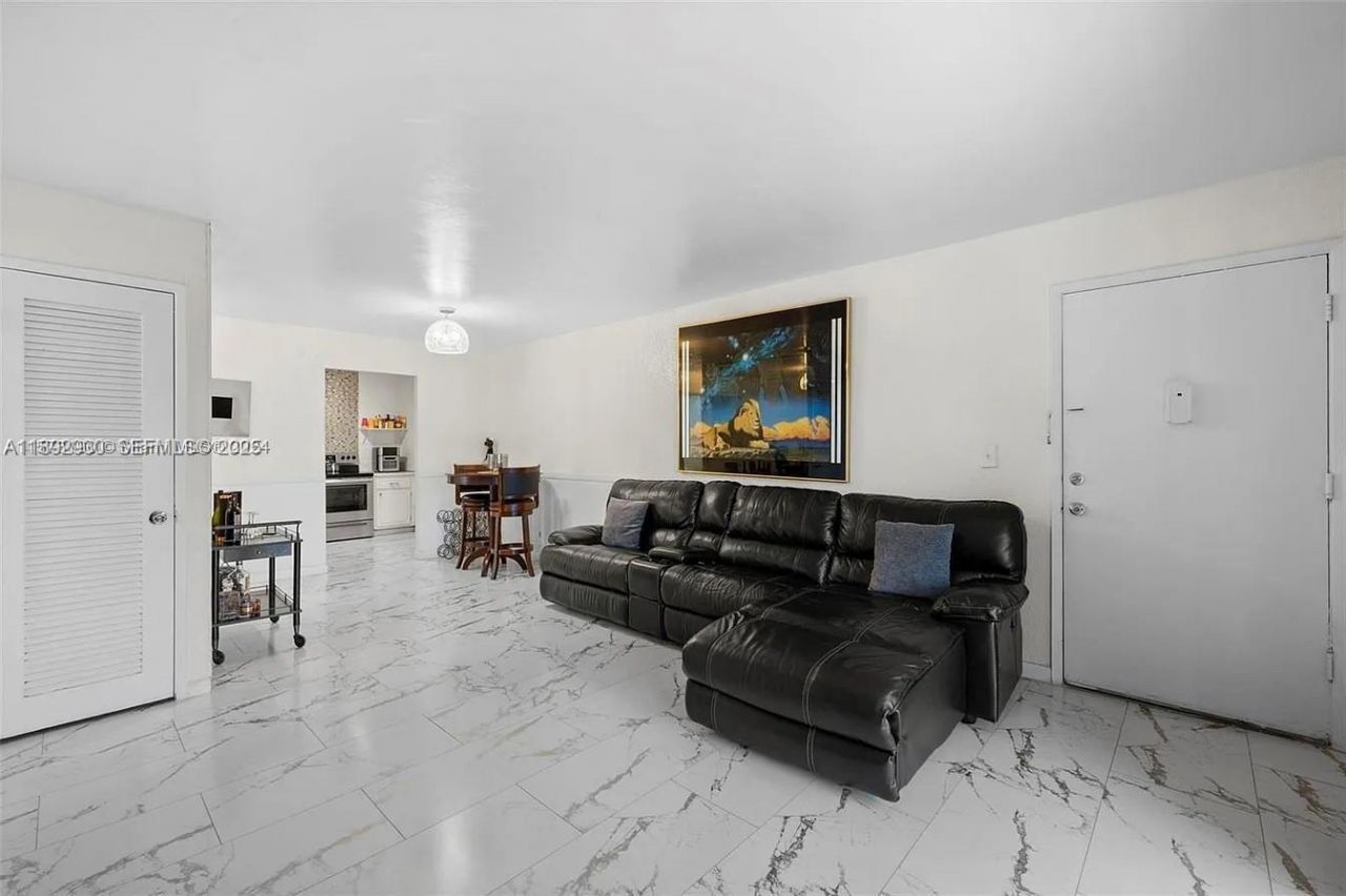 4043 NW 16th Street, Unit 201, Lauderhill, FL 33313 Photo