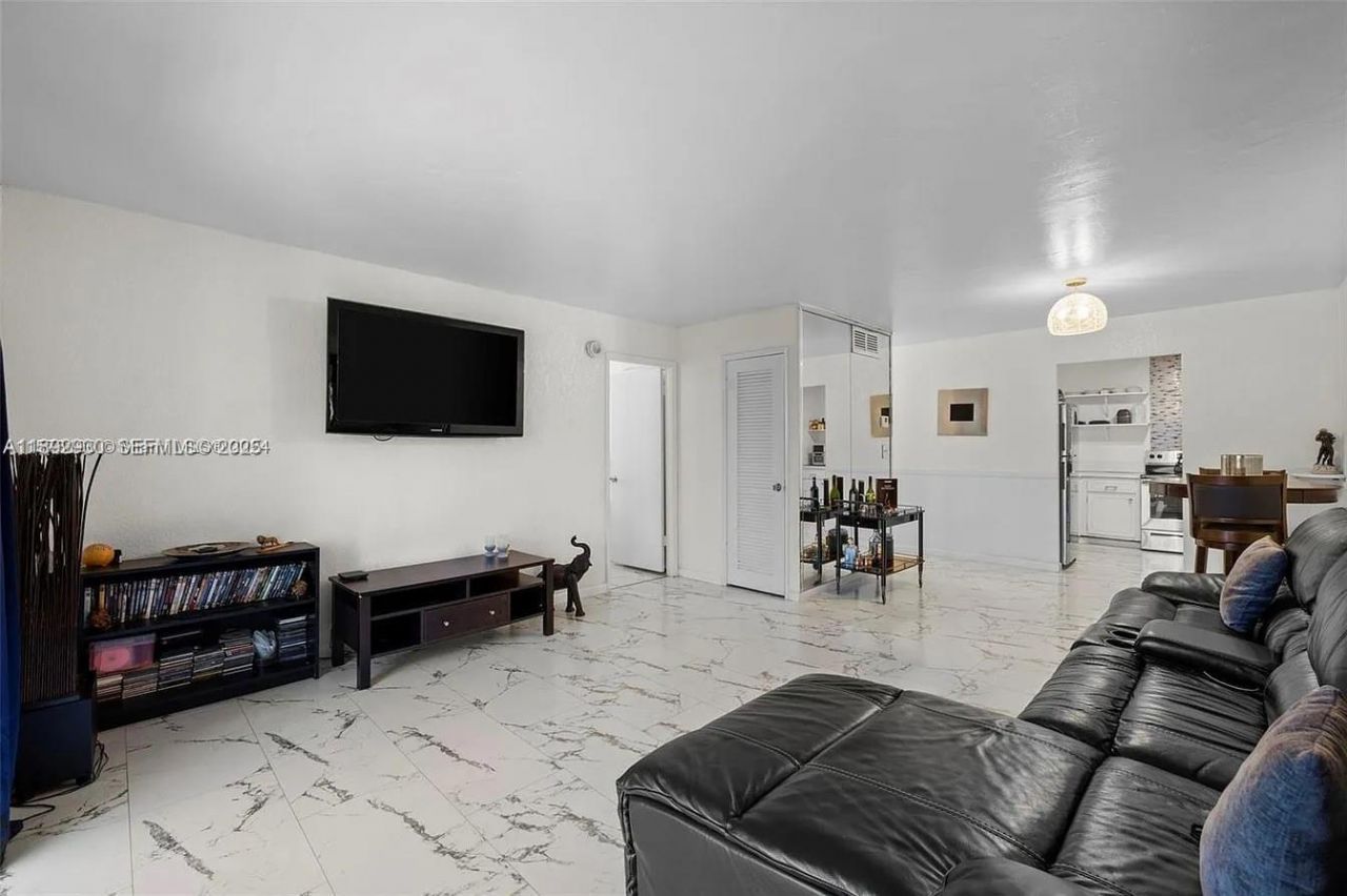 4043 NW 16th Street, Unit 201, Lauderhill, FL 33313 Photo