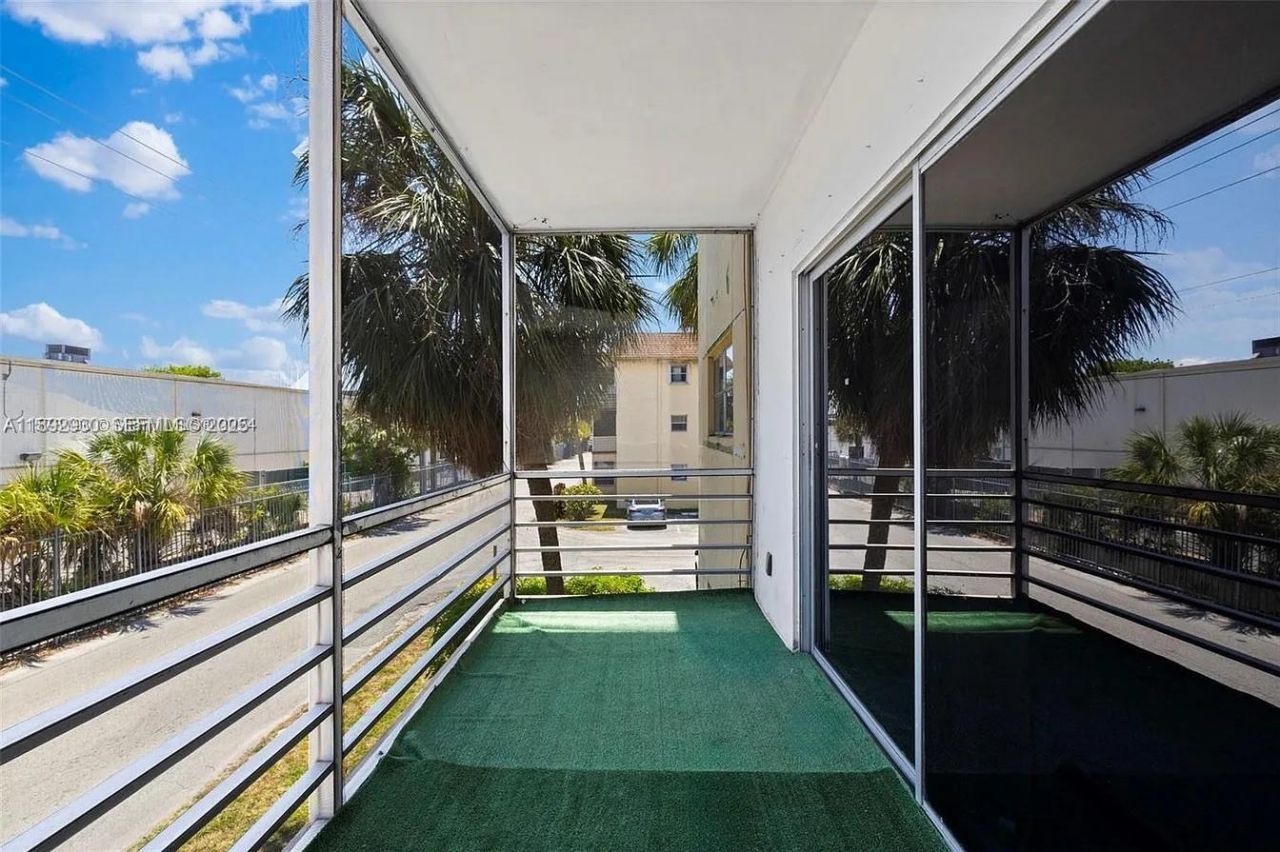 4043 NW 16th Street, Unit 201, Lauderhill, FL 33313 Photo