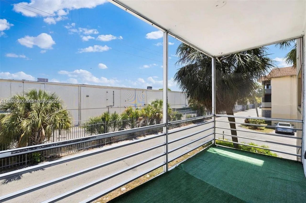 4043 NW 16th Street, Unit 201, Lauderhill, FL 33313 Photo