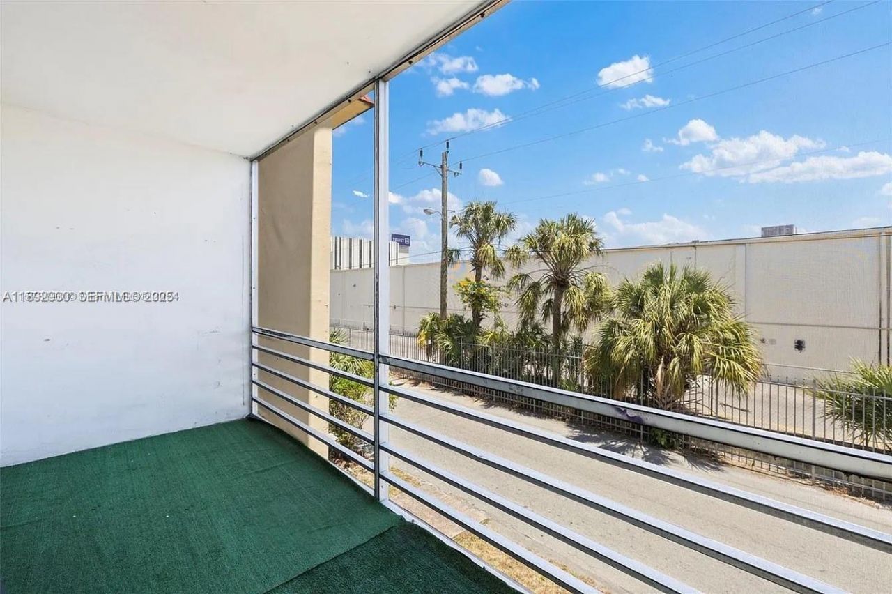 4043 NW 16th Street, Unit 201, Lauderhill, FL 33313 Photo