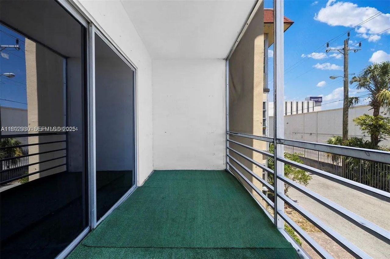 4043 NW 16th Street, Unit 201, Lauderhill, FL 33313 Photo