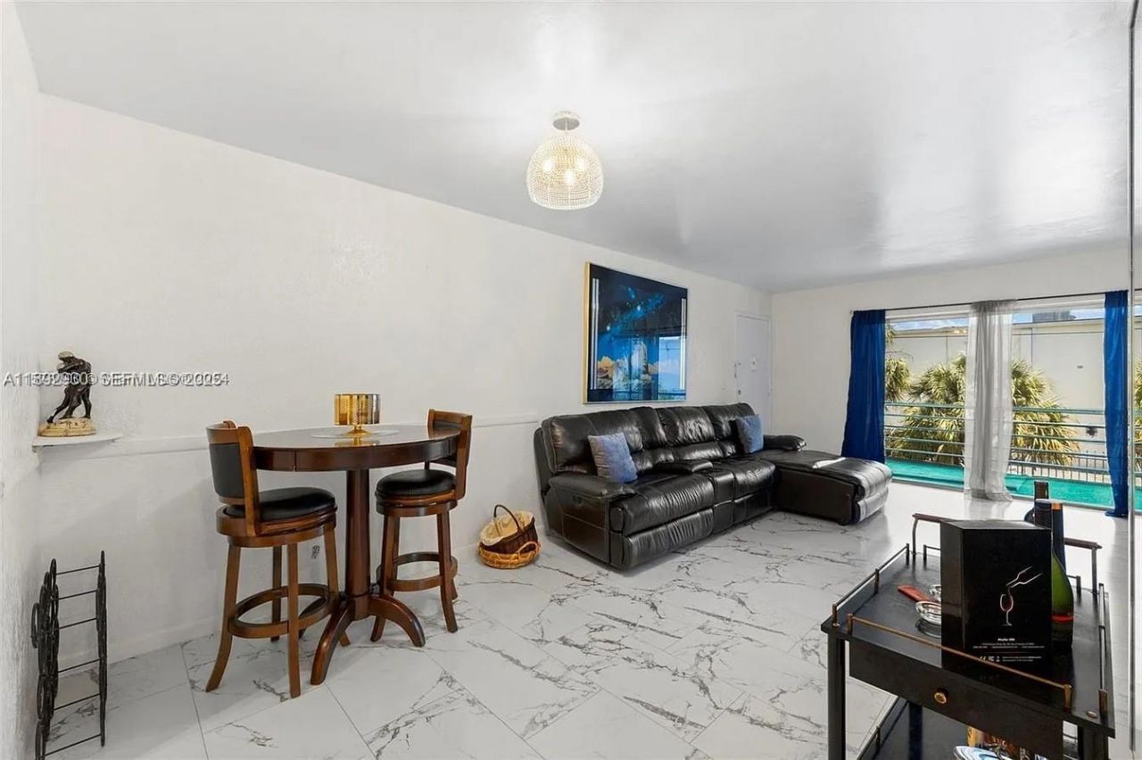 4043 NW 16th Street, Unit 201, Lauderhill, FL 33313 Photo