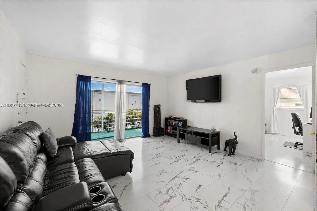 4043 NW 16th Street, Unit 201, Lauderhill, FL 33313 Photo