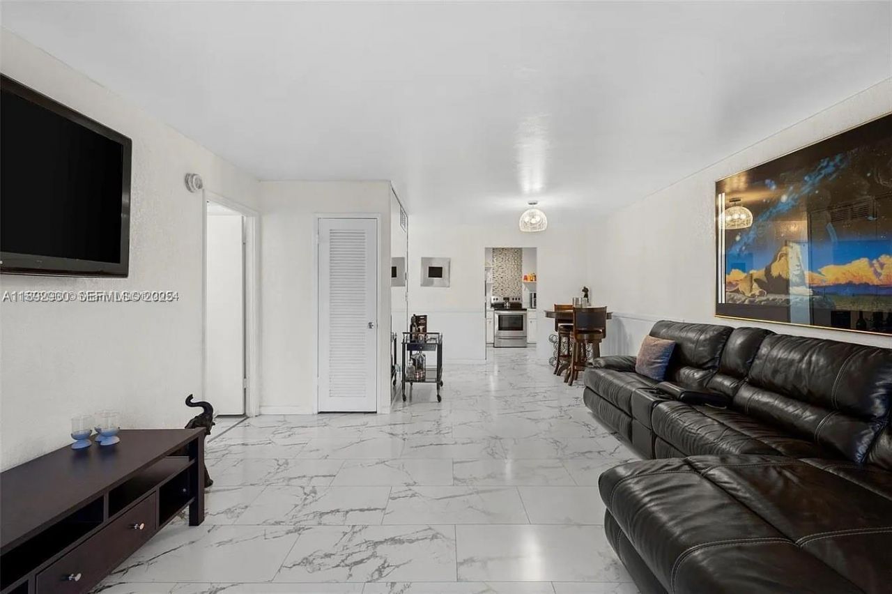 4043 NW 16th Street, Unit 201, Lauderhill, FL 33313 Photo