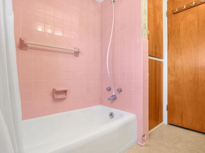 325 W Liberty Street , Bucyrus, OH 44820 Photo 11