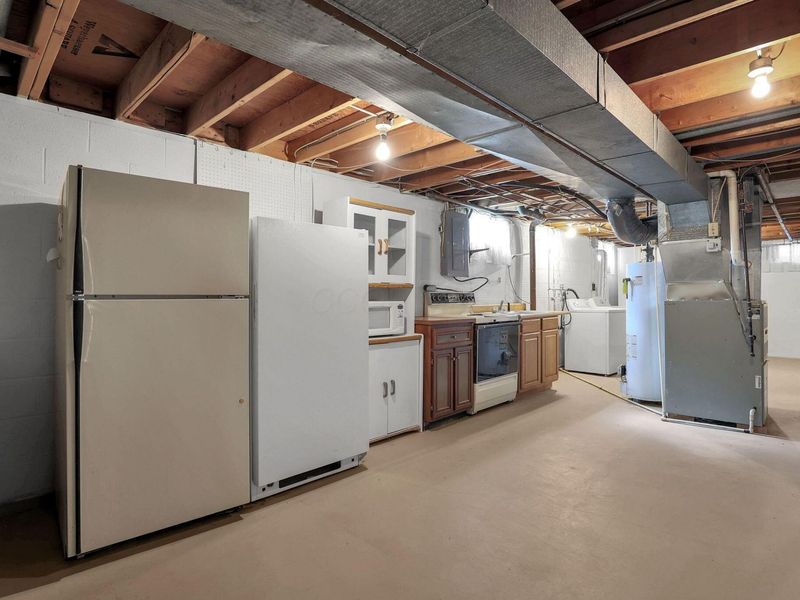 325 W Liberty Street , Bucyrus, OH 44820 Photo 18