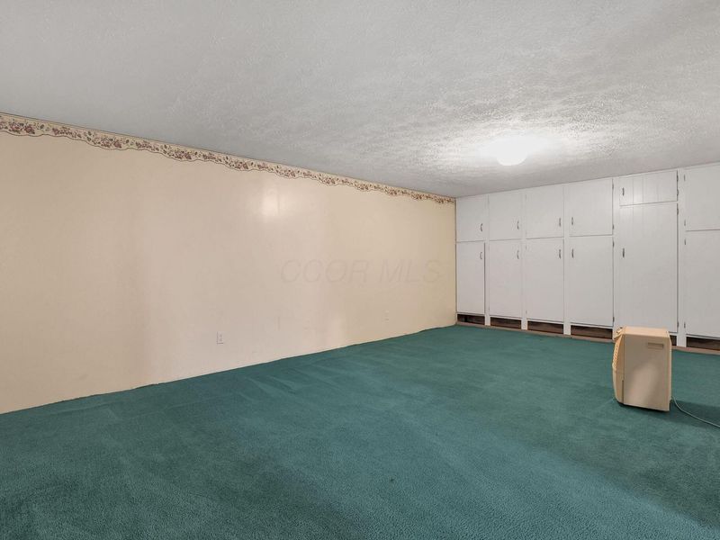 325 W Liberty Street , Bucyrus, OH 44820 Photo 20