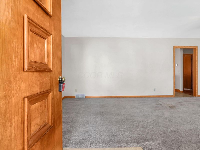 325 W Liberty Street , Bucyrus, OH 44820 Photo 3