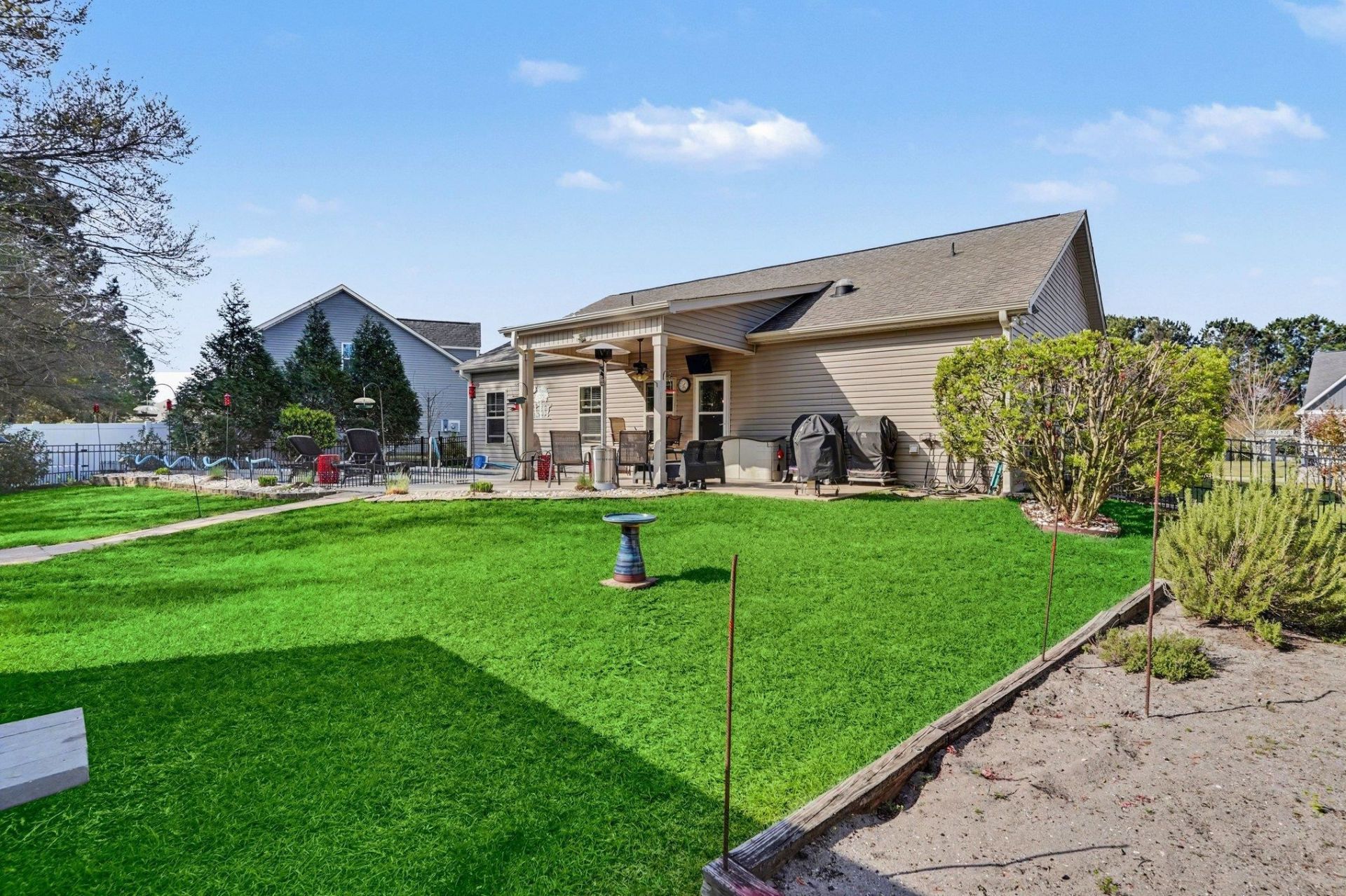 845 Derbyshire Ct. Photo 23