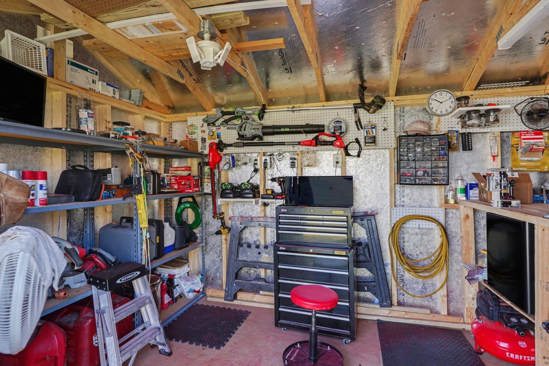 845 Derbyshire Ct. Photo 28