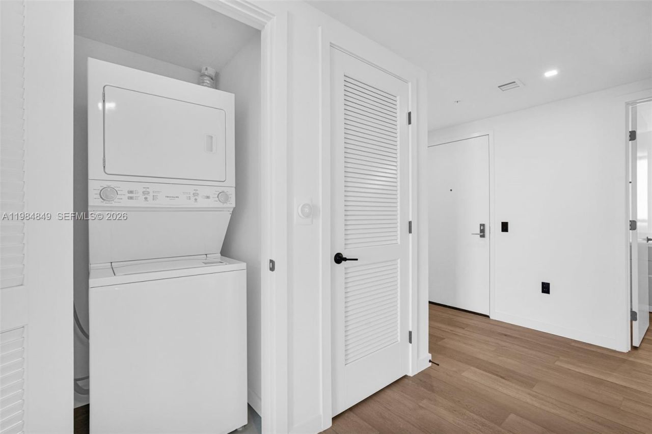 307 SW 5th St, Unit 1809, Fort Lauderdale, FL 33315 Photo