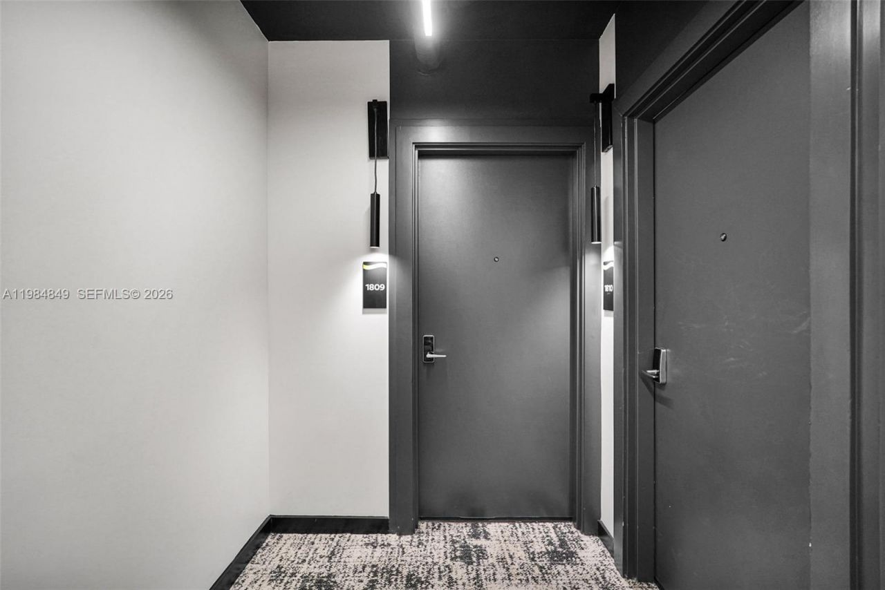307 SW 5th St, Unit 1809, Fort Lauderdale, FL 33315 Photo