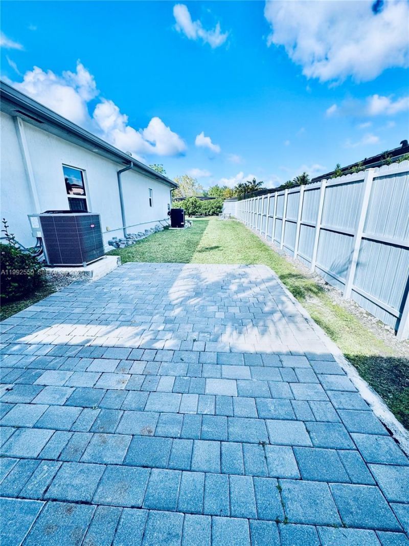 19303 SW 132nd Path, Miami, FL 33177 Photo