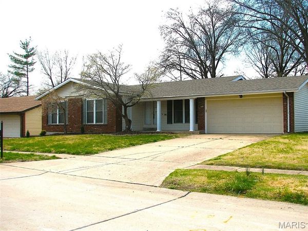 1225 Traverton Drive, Chesterfield, MO 63017