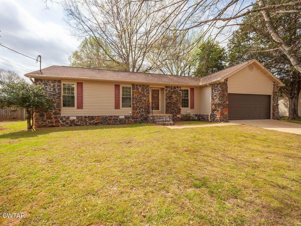222 Dustin Drive , Jackson, TN 38301
