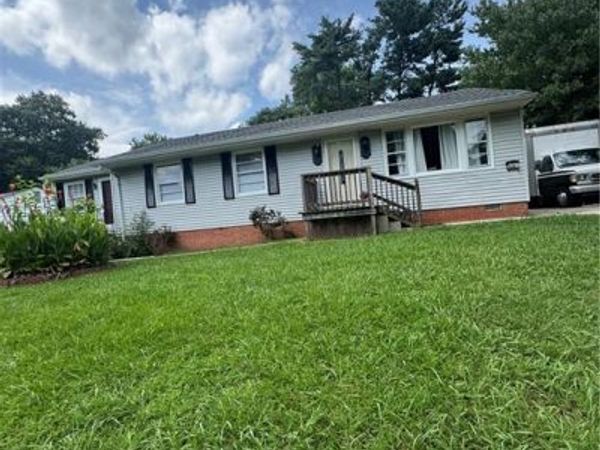 2004 BAILIFF Street, Greensboro, NC 27403