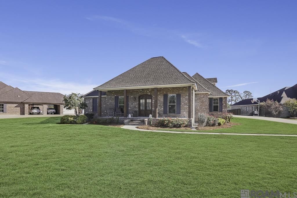 11090 Toria Ln, Saint Amant, LA 70774 Main Photo