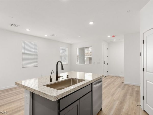 194 Wewatta Avenue , Henderson, NV 89011