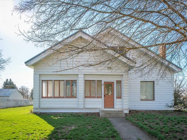 111 N 2nd St, Harrington, WA 99134