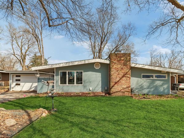 4517 Wakonda Parkway , Des Moines, IA 50315