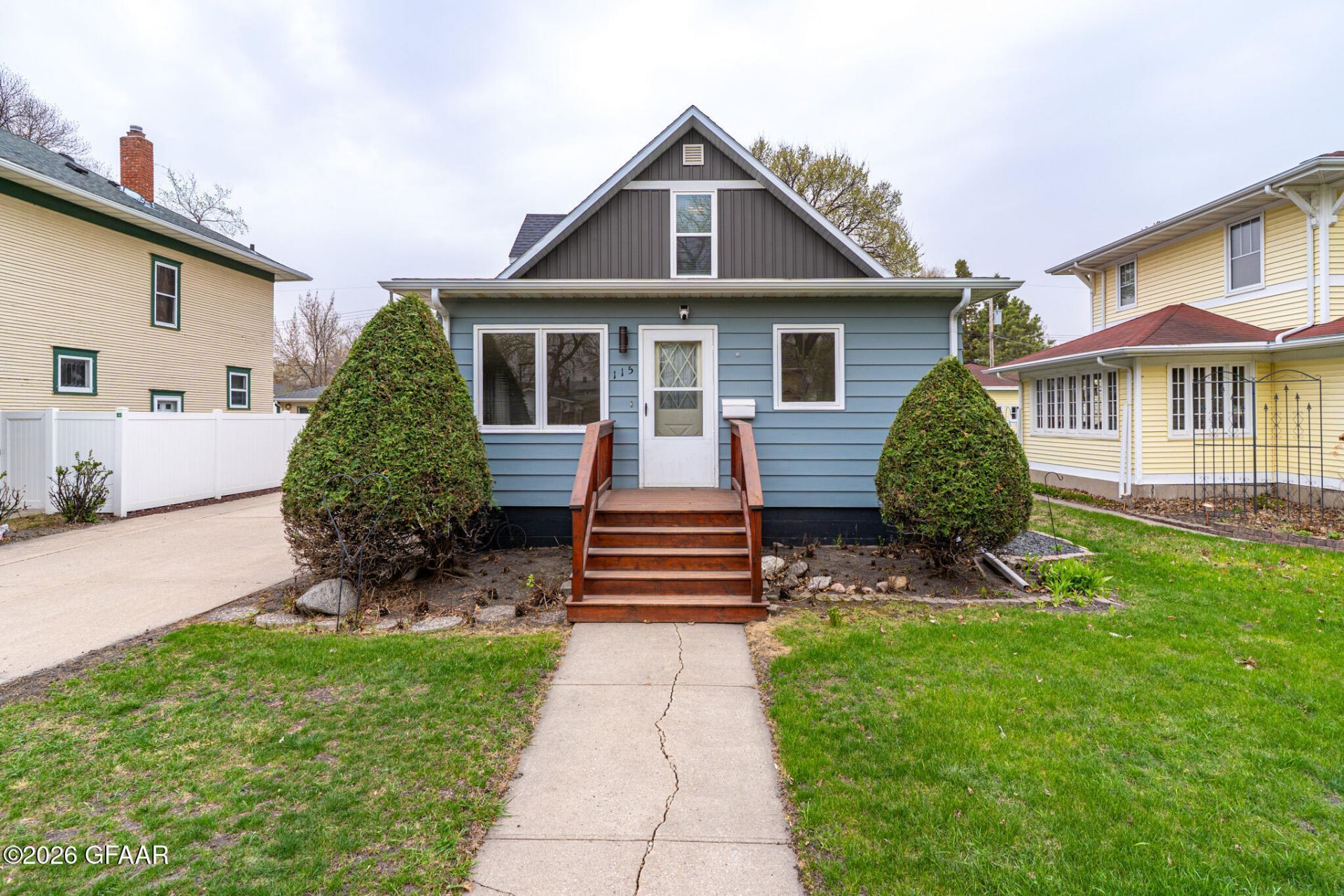 115 Fenton Avenue, Grand Forks, ND 58203 Main Photo