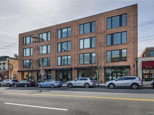 110 Chatsworth Avenue, Unit 201, Larchmont, NY 10538