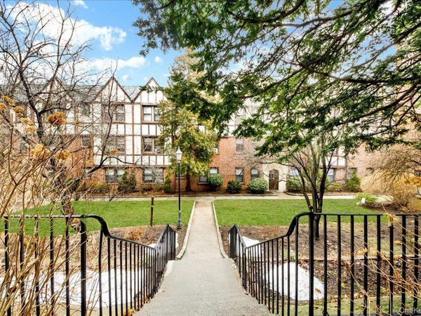 7 Greenridge Avenue , Unit B8, White Plains, NY 10601