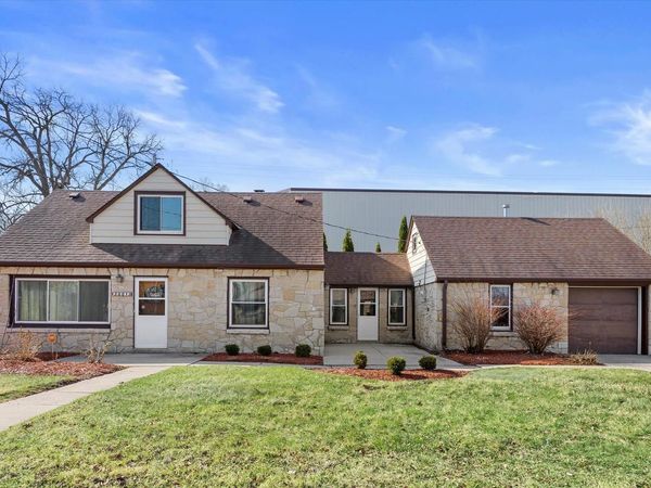 2001 W Bender ROAD, Milwaukee, WI 53209