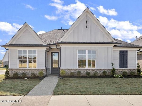 433 Sunflower Street, Nesbit, MS 38651