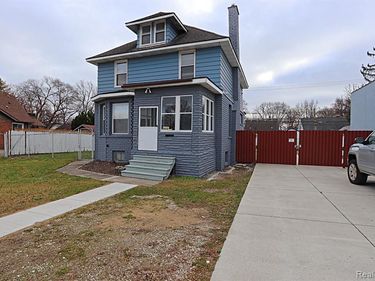 802 E 11 MILE Road, Royal Oak, MI 48067