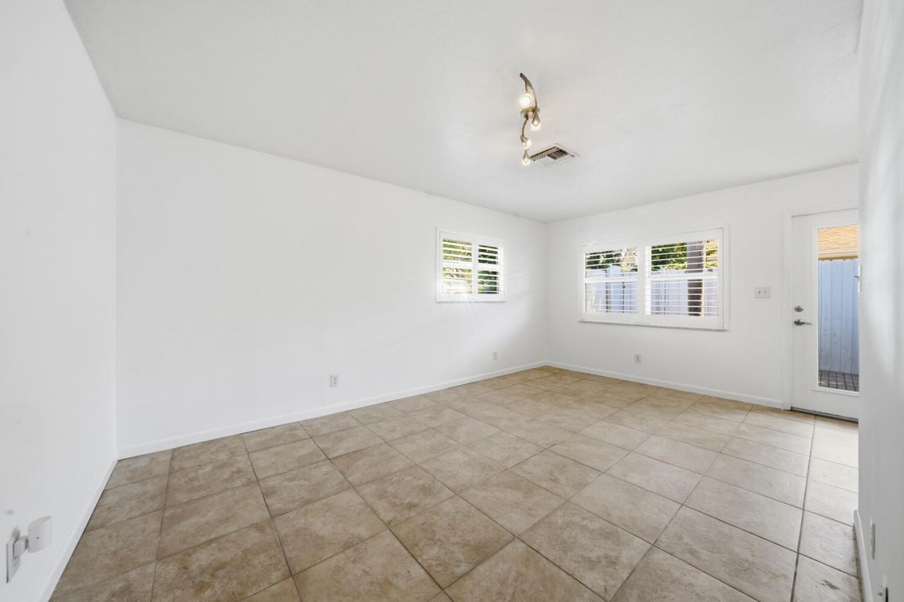 1200 NE 17th Court, Unit 1, Fort Lauderdale, FL 33305 Photo
