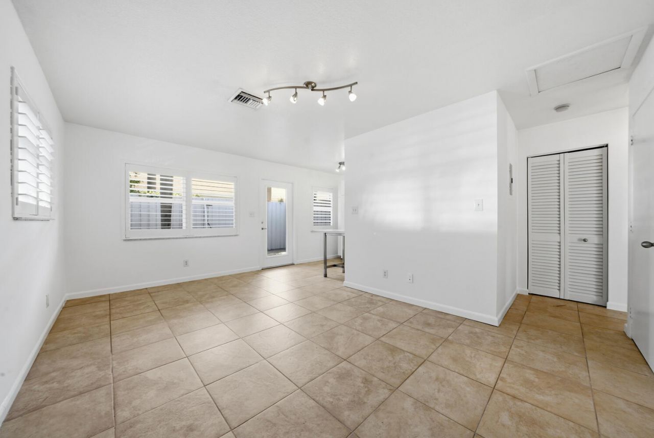 1200 NE 17th Court, Unit 1, Fort Lauderdale, FL 33305 Photo