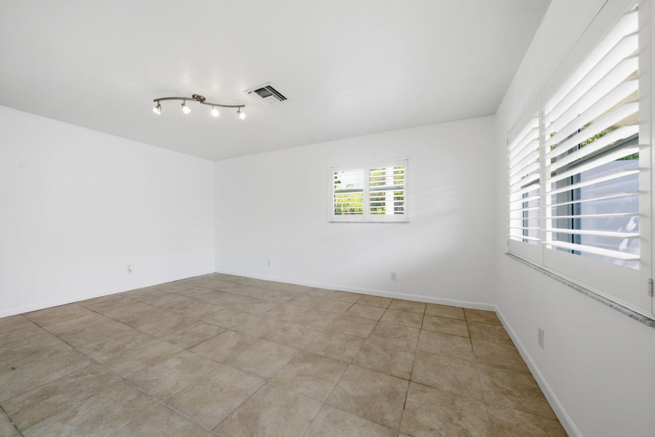 1200 NE 17th Court, Unit 1, Fort Lauderdale, FL 33305 Photo