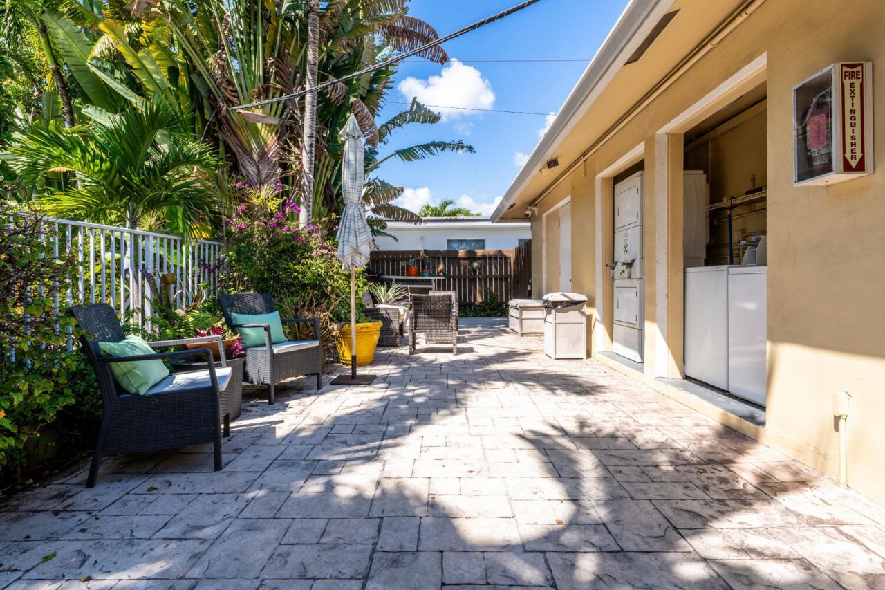 1200 NE 17th Court, Unit 1, Fort Lauderdale, FL 33305 Photo