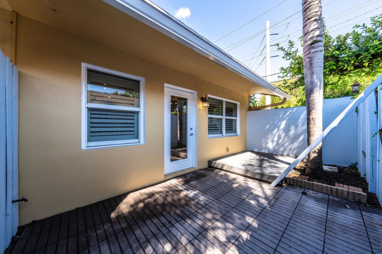 1200 NE 17th Court, Fort Lauderdale, FL 33305 Photo