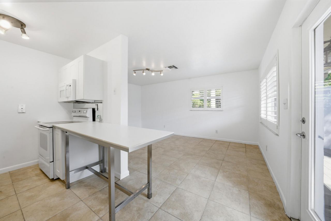 1200 NE 17th Court, Unit 1, Fort Lauderdale, FL 33305 Photo