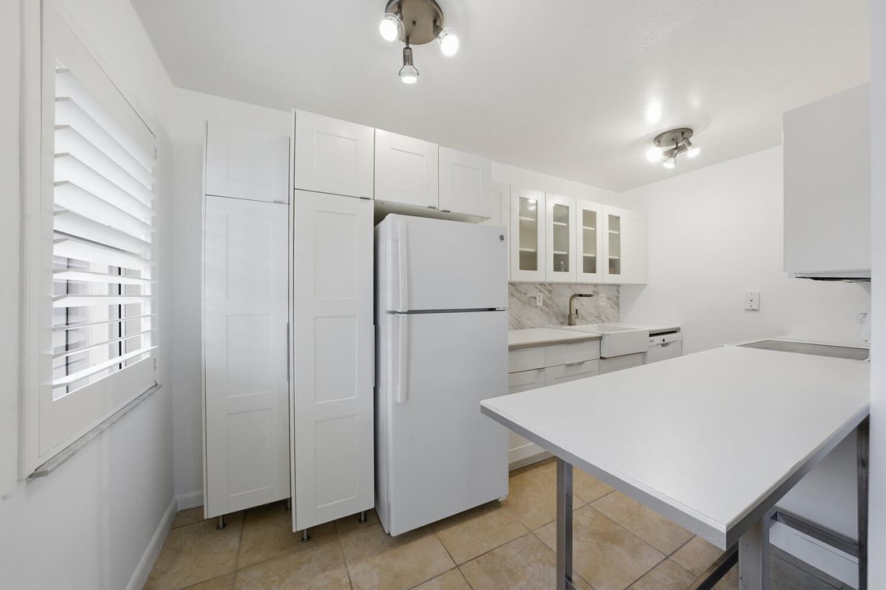 1200 NE 17th Court, Unit 1, Fort Lauderdale, FL 33305 Photo
