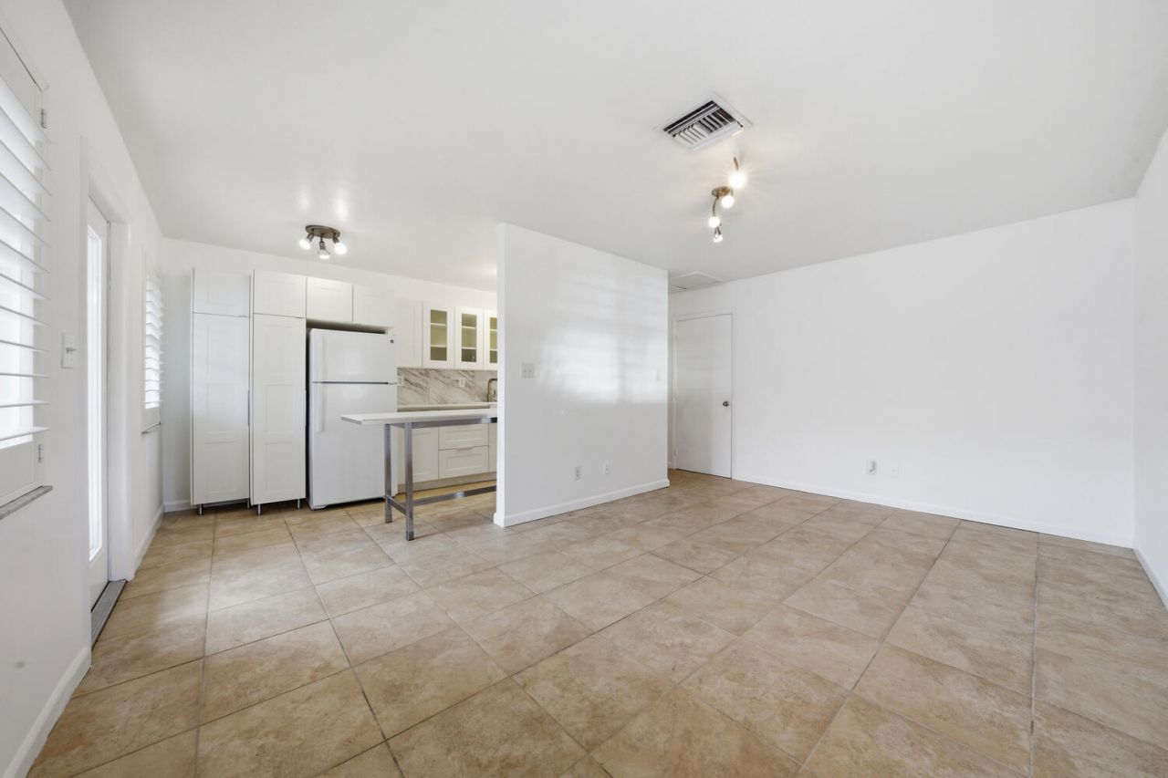 1200 NE 17th Court, Unit 1, Fort Lauderdale, FL 33305 Photo